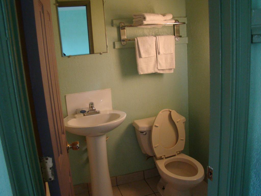 Budget Inn Mount Airy Zimmer foto