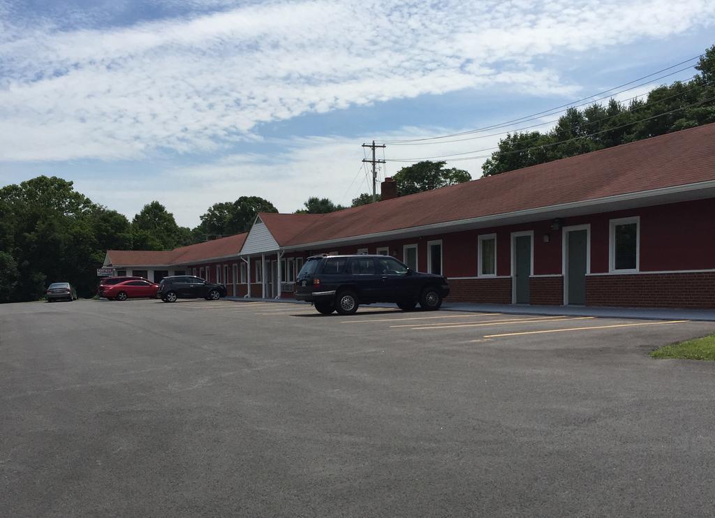 Budget Inn Mount Airy Exterior foto